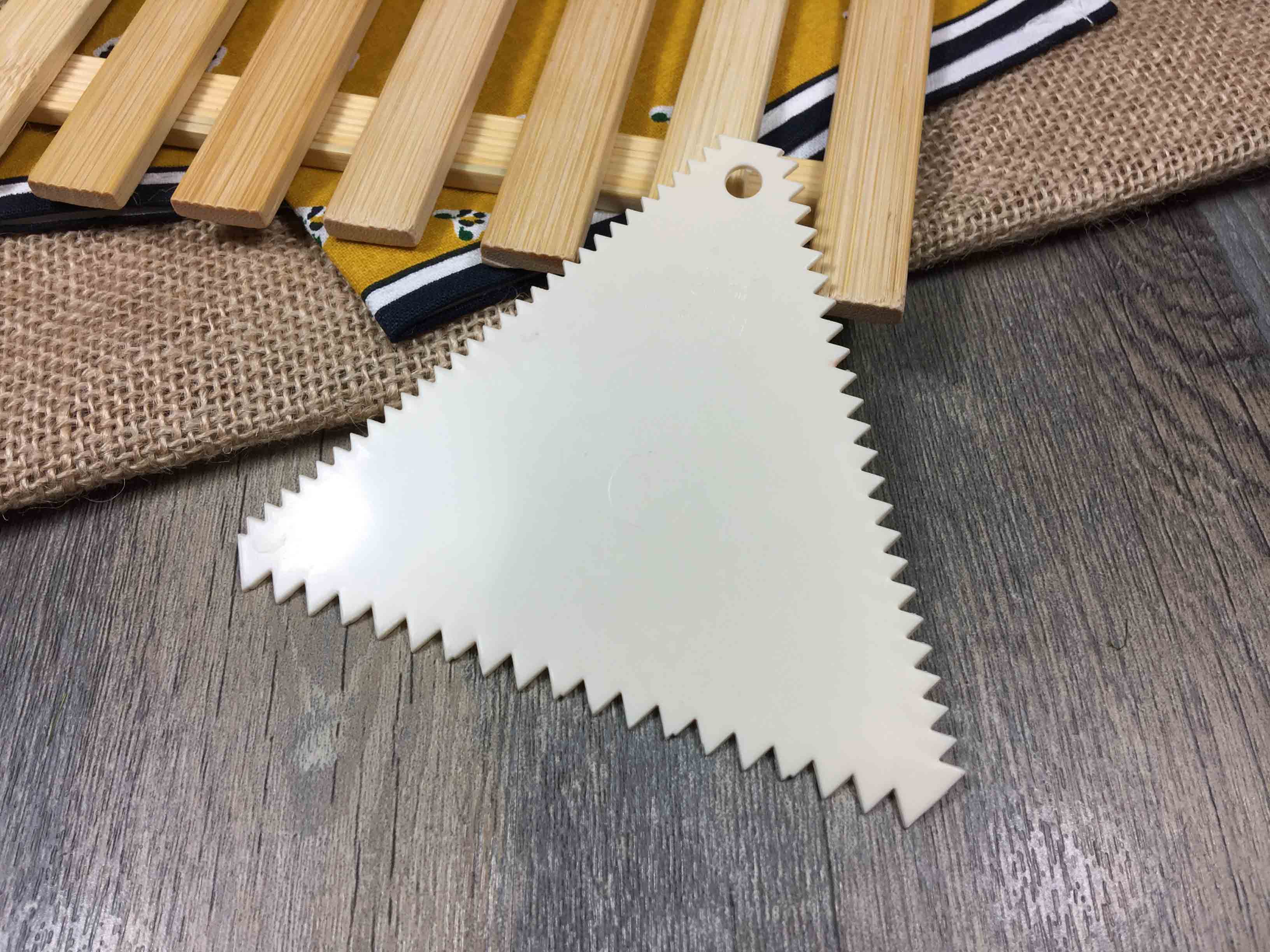 三角齒抗菌刮板