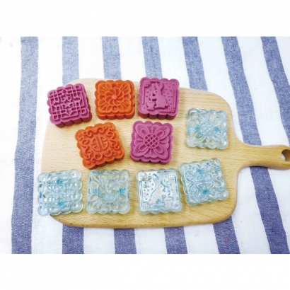 TR-048C-2 1.2兩 藍水晶手工糕餅模-方形 TR-048C-2 1.2兩 藍水晶手工糕餅模-方形